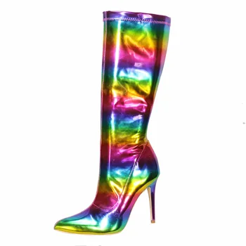Очаровательные дамы Радужные сапоги до колена из лакированной кожи с острым носком на тонком каблуке, блестящие разноцветные сапоги на высоком каблуке для вечеринок